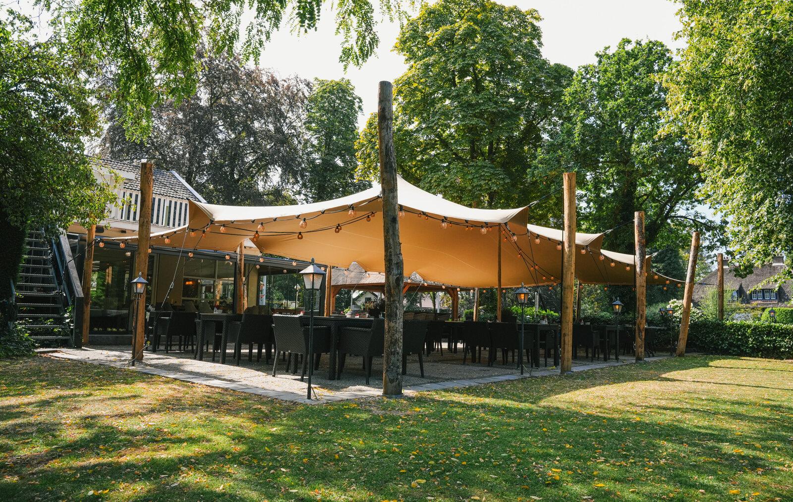 Stretchtent 7,5×10m te huur – overkapping van 75 m² voor terrassen en evenementen